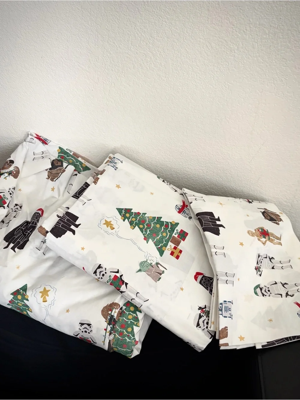 Christmas Star Wars Sheet Set - Queen - Pottery Barn - brand new!